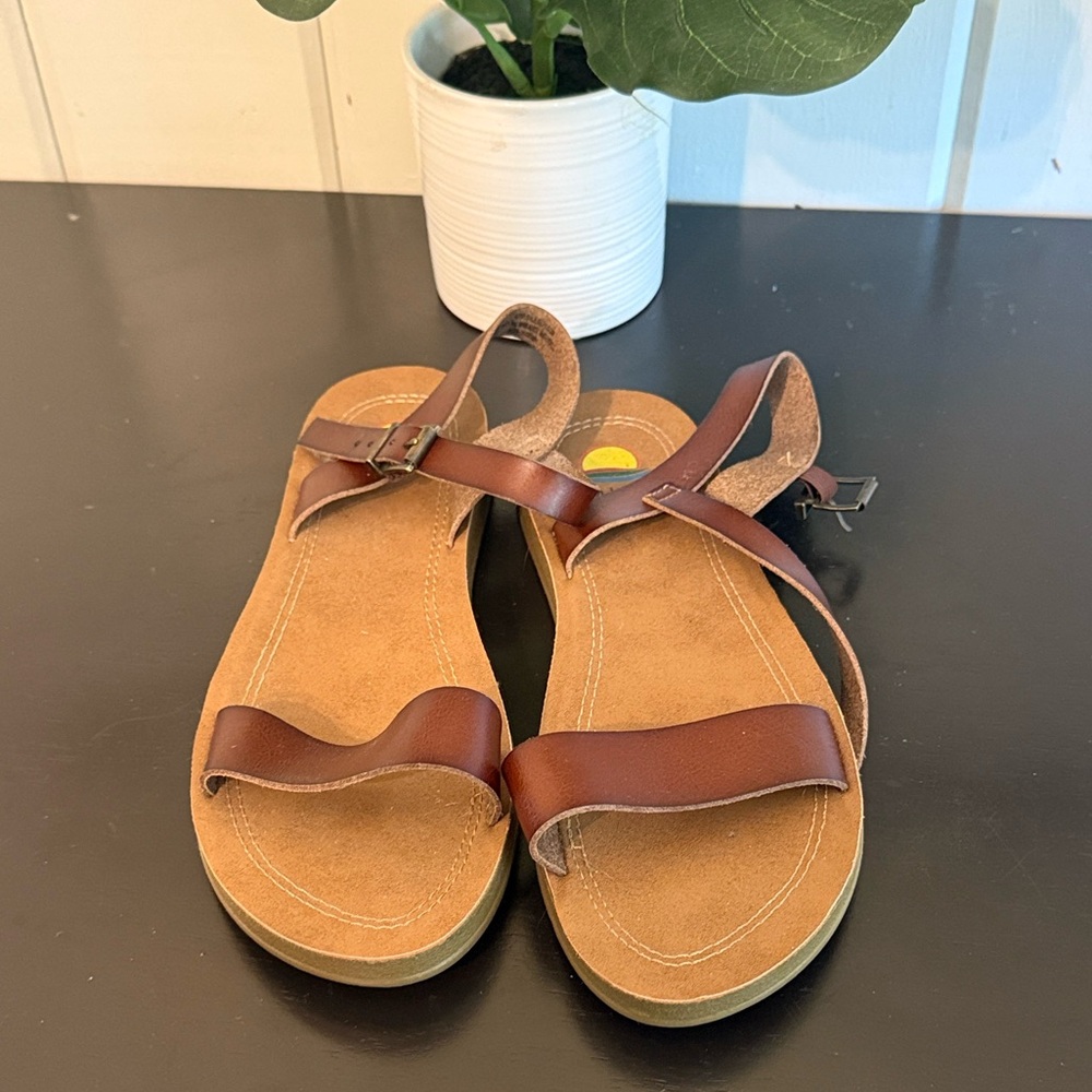 Women’s Brown Leather Sandals - Maui Island - sz 9m - New